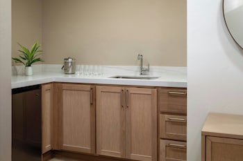 Newly Renovated Suite, 1 Bedroom
