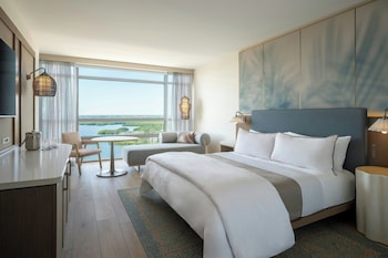 Deluxe Room, 1 King Bed, High Floor, Bay View