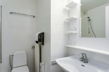 Standard Twin Room, 2 Twin Beds, Refrigerator, City View