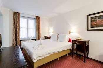 Romantic Double Room, 1 Queen Bed, Refrigerator, River View