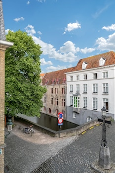 Romantic Double Room, 1 Queen Bed, Refrigerator, River View