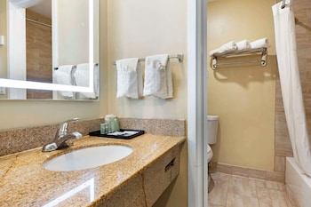 Standard Room, 2 Double Beds, Microwave, Pool View