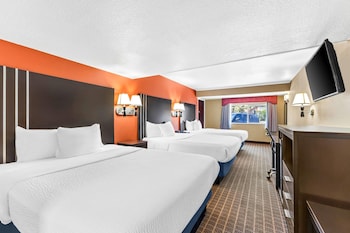 Studio Suite, Non Smoking (3 Queen Beds)
