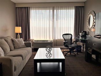 Executive Suite, 1 King Bed with Sofa bed
