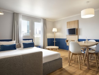 Apartment, Multiple Beds