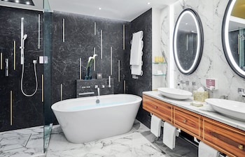 Deluxe Junior Suite