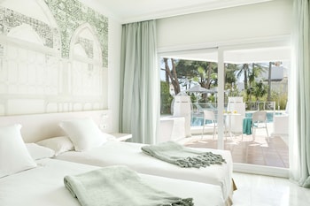 Double Room, Pool Access
