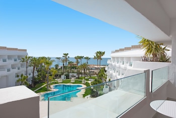 Junior Suite, Pool View