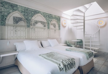 Double Room Single Use (Side Sea View Penthouse Jacuzzi)