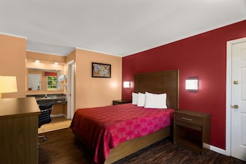 Standard Room, 1 Queen Bed, Non Smoking