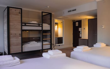 Family Room (2 Adults + 2 Children)