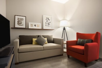 Studio Suite, 1 King Bed with Sofa bed, Non Smoking