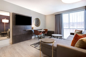 Suite, 1 King Bed