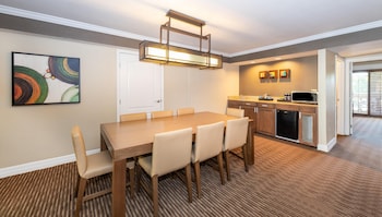 Suite, 1 King Bed (Ambassador, Agave)