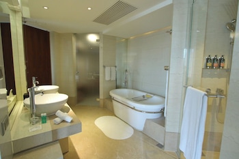 Corner Suite