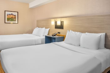 Room, 2 Queen Beds, Non Smoking
