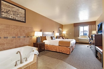 Standard Room, 1 King Bed, Non Smoking, Jetted Tub