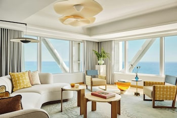 Club Suite, 1 Bedroom (Arts Suite)