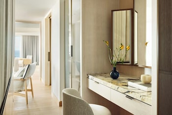 Club Suite, 1 Bedroom (Arts Suite)