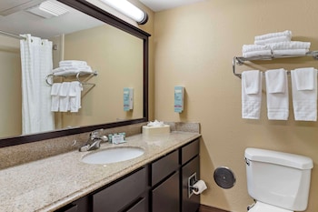 Suite, 2 Queen Beds, Non Smoking, Refrigerator & Microwave