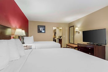 Suite, 2 Queen Beds, Non Smoking, Refrigerator & Microwave