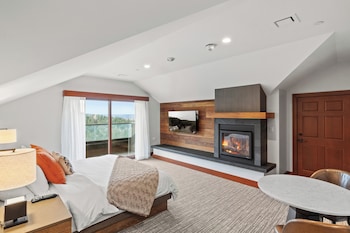 Junior Suite (Waterfall)