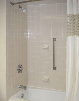 Room, 1 Double Bed, Accessible, Bathtub