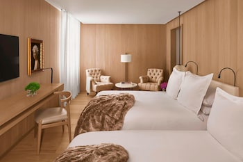 Loft, 2 Twin Beds