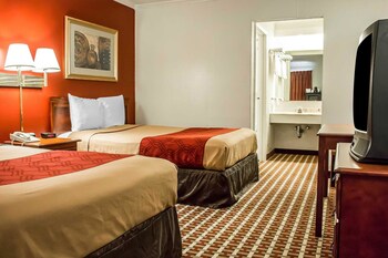Standard Room, 2 Queen Beds, Non Smoking
