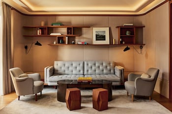Deluxe Park Suite