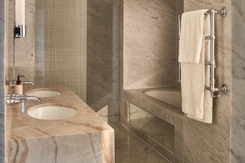 Deluxe Junior Suite