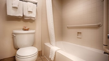 Standard Room, 1 Queen Bed, Non Smoking, Refrigerator & Microwave (with Sofabed)