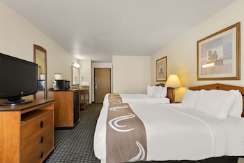 Standard Room, 2 Queen Beds, Non Smoking