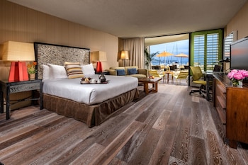 Deluxe Room, 1 King Bed with Sofa bed (King, Water View)