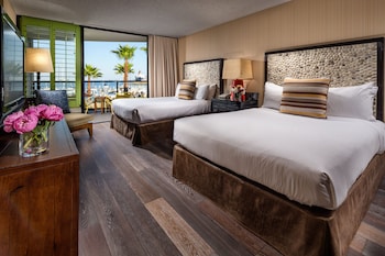 Room, 2 Queen Beds, Balcony (Water View)