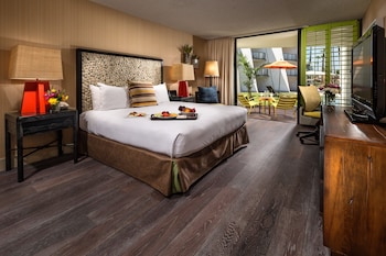 Standard Room, 1 King Bed