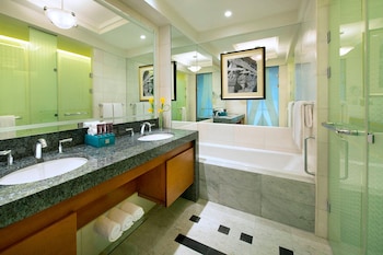 Deluxe Room, 1 King Bed