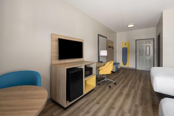 Deluxe Room, 2 Queen Beds, Non Smoking
