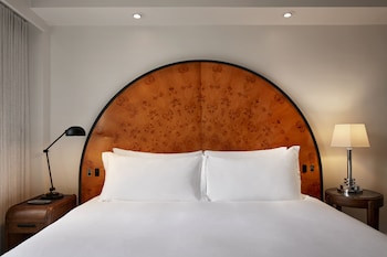 Deluxe Room, 1 King Bed, Accessible