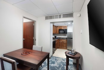 Junior Suite, 2 Queen Beds, Kitchen