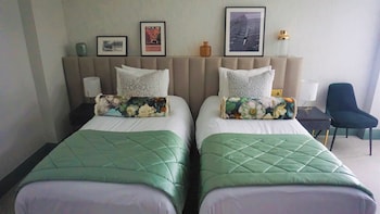 Classic Double or Twin Room, Bathtub