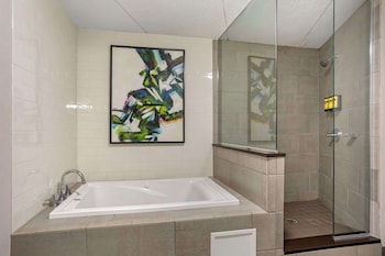 Suite, 1 King Bed, Non Smoking, Jetted Tub