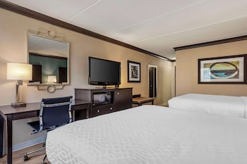 Standard Room, 2 Queen Beds, Refrigerator & Microwave, Courtyard Area