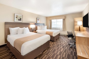 2 Queen Beds, Non-pet friendly