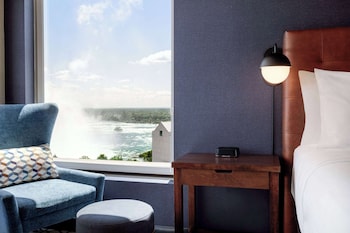 Junior Suite, 1 King Bed, Non Smoking (Presidential, Fallsview)