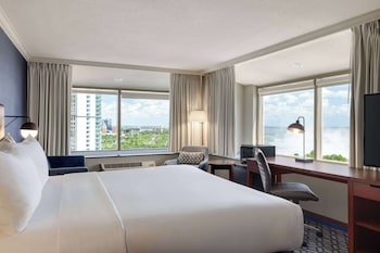 Room, 1 King Bed, Non Smoking, City View (Upper Floor)