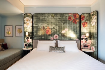 Premium Room (1 King, Single Sofa Bed)
