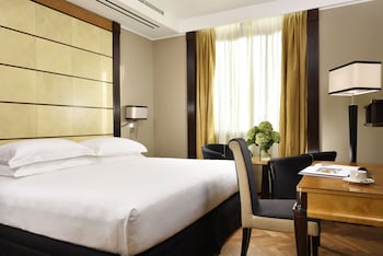Suite, 1 Double Bed with Sofa bed, City View