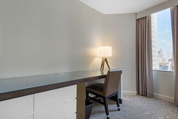 Premier Room, 1 King Bed (Club Premier Room)