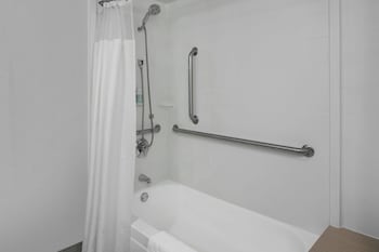 Room, 2 Queen Beds (Mobility/Hearing Accessible, Tub)